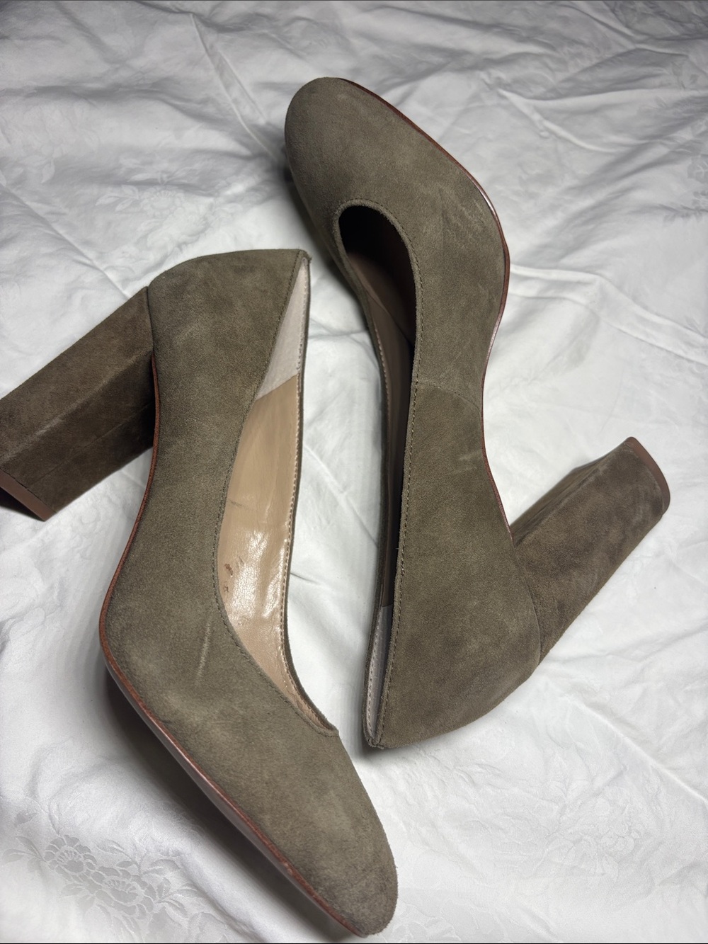 Ann Taylor Olive Taupe Suede Block Heel Pumps, Sz 7